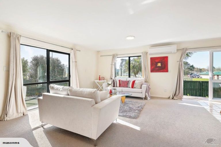 Photo of property in 2/106 Seymour Road, Sunnyvale, Auckland, 0612