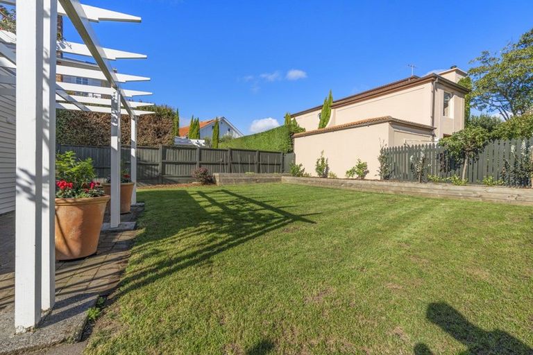 Photo of property in 26 Jubilee Avenue, Devonport, Auckland, 0624