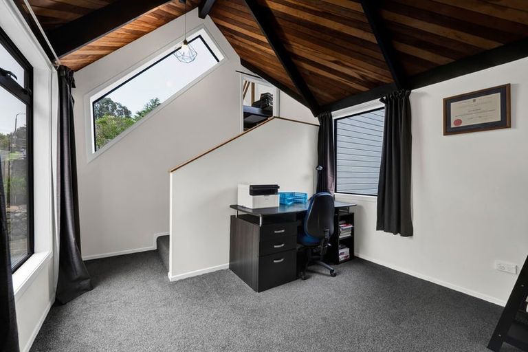 Photo of property in 10 Hood Place, Spotswood, New Plymouth, 4310