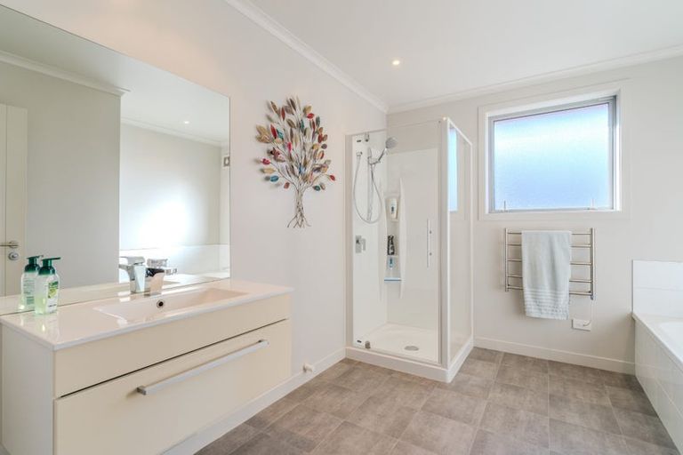 Photo of property in 14 William James Close, Mosgiel, 9024