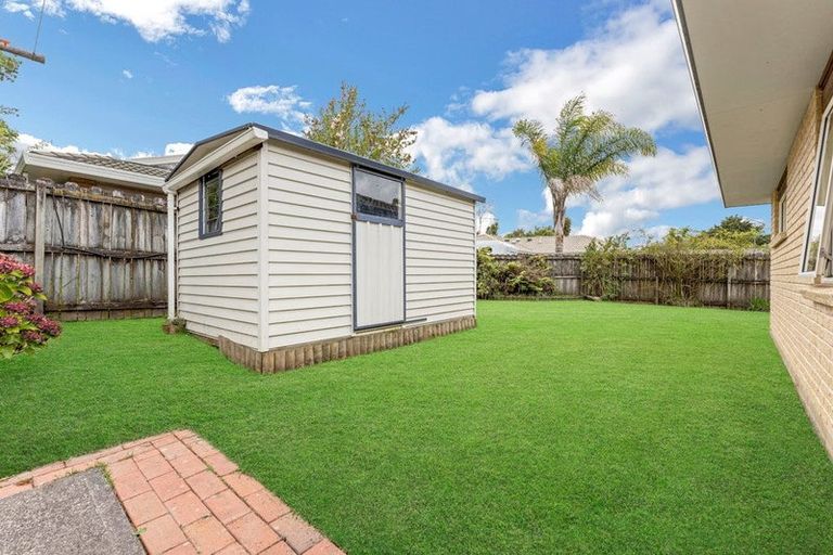 Photo of property in 8 Vanderbilt Parade, Albany, Auckland, 0632