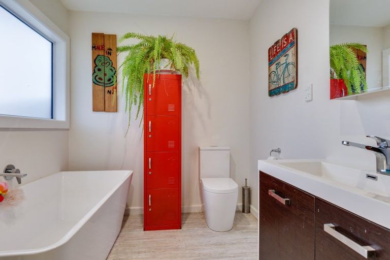 Photo of property in 24 Tararua Street, Pahiatua, 4910