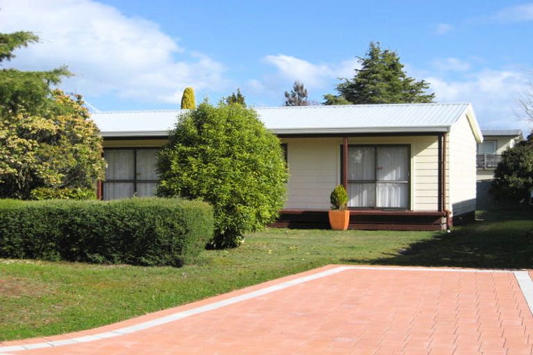 Photo of property in 6 Ogilvie Road, Kinloch, Taupo, 3377