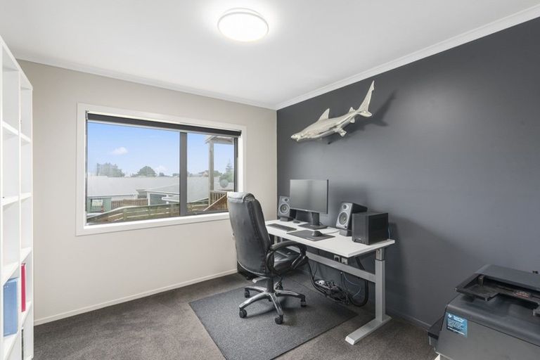 Photo of property in 10 Sylvia Way, Te Horo Beach, Otaki, 5581