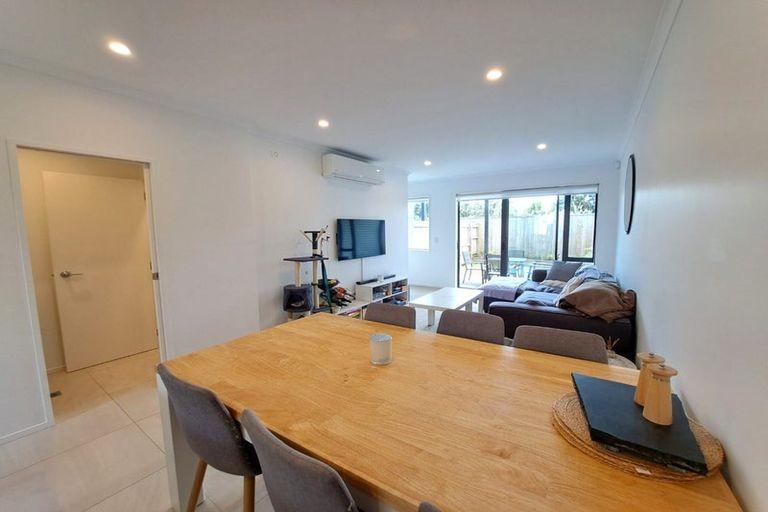 Photo of property in 10d Titoki Street, Te Atatu Peninsula, Auckland, 0610