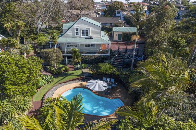 Photo of property in 12 Regia Close, Half Moon Bay, Auckland, 2012