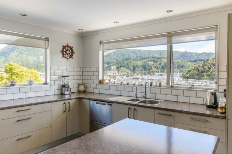 Photo of property in 4a Rutland Street, Picton, 7220