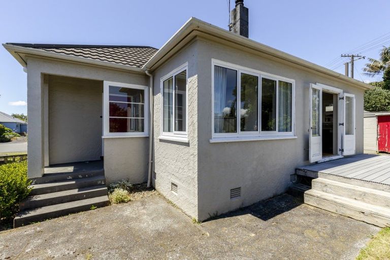 Photo of property in 10 Chard Street, Westown, New Plymouth, 4310