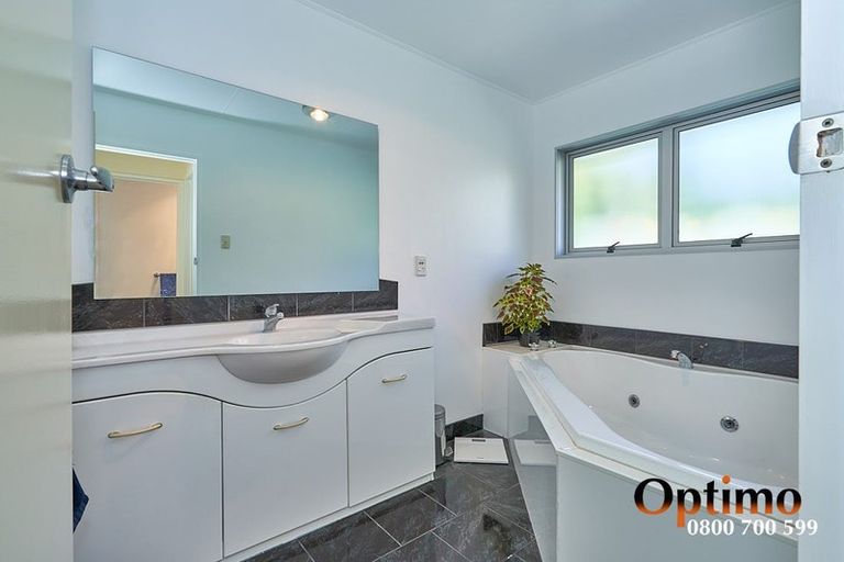 Photo of property in 16 Dalzien Place, Feilding, 4702