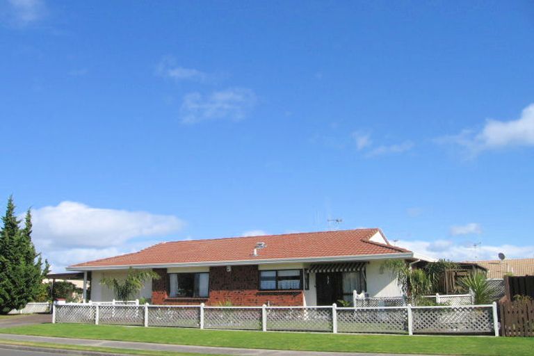 Photo of property in 35 Sunrise Avenue, Mount Maunganui, 3116