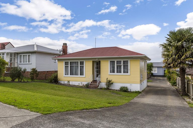 Photo of property in 6 Aotea Road, Glen Eden, Auckland, 0602