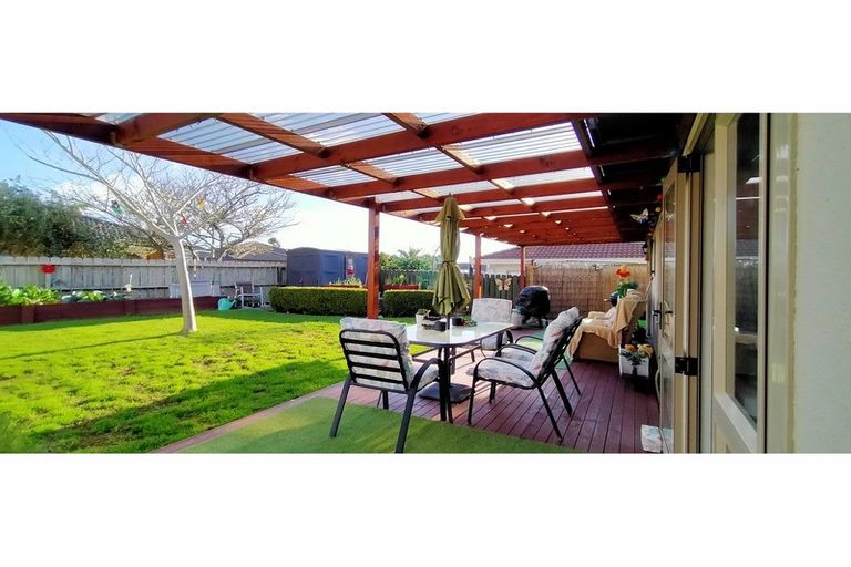 Photo of property in 11a Dawn Place, Waiuku, 2123