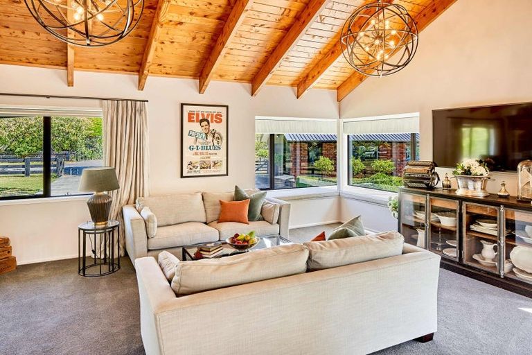 Photo of property in 262b Katherine Mansfield Drive, Whitemans Valley, Upper Hutt, 5371