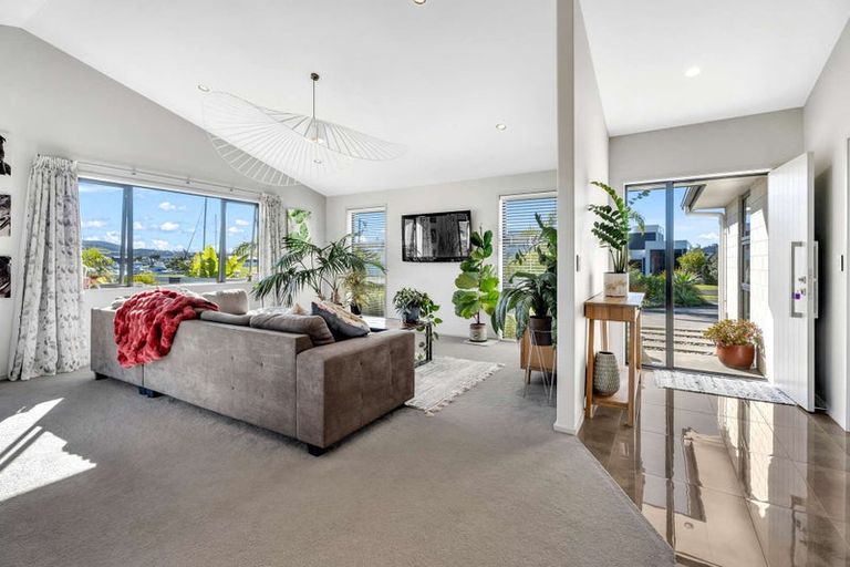 Photo of property in 19 Lady Jocelyn Place, Whitianga, 3510