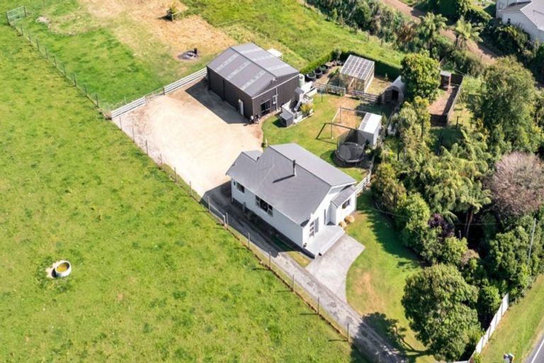 Photo of property in 1491 Eltham Road, Kaponga, Hawera, 4679