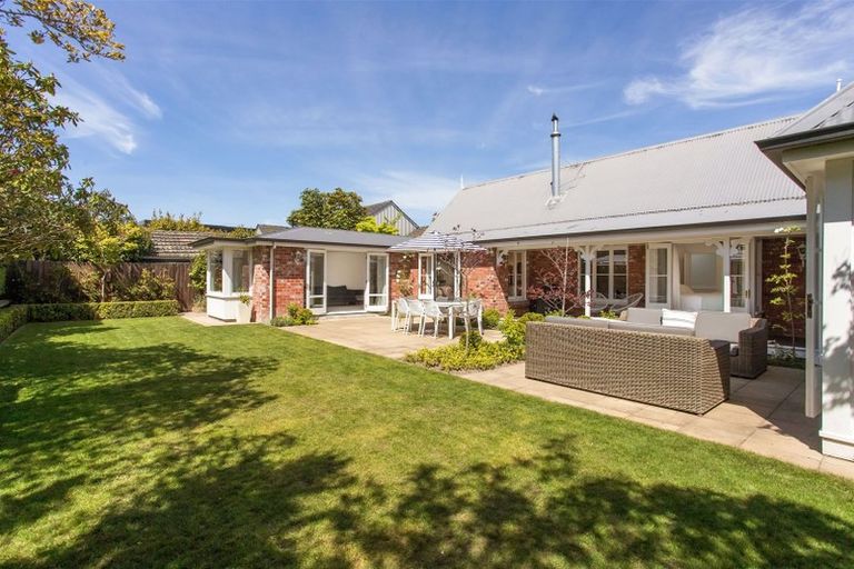 Photo of property in 40 Weka Street, Fendalton, Christchurch, 8041