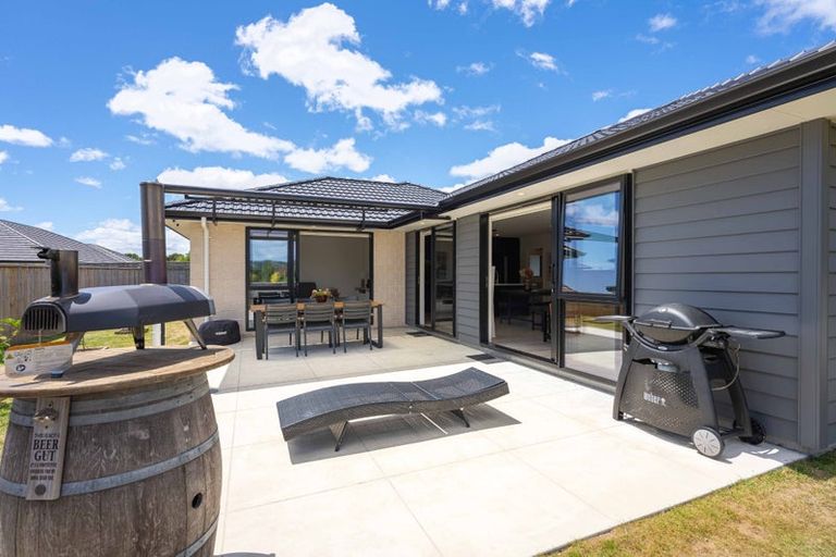 Photo of property in 5 Morepork Drive, Waikanae, 5036