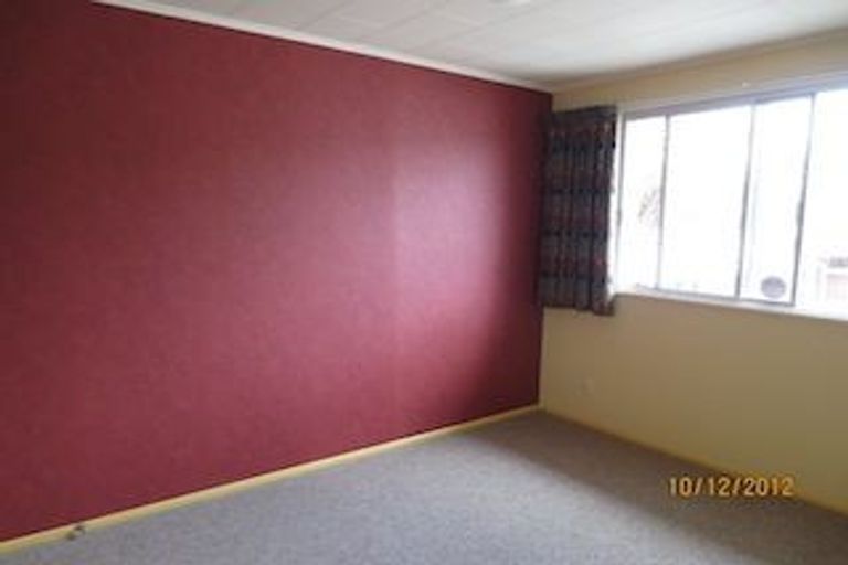 Photo of property in 1/1a Sequoia Place, Maoribank, Upper Hutt, 5018