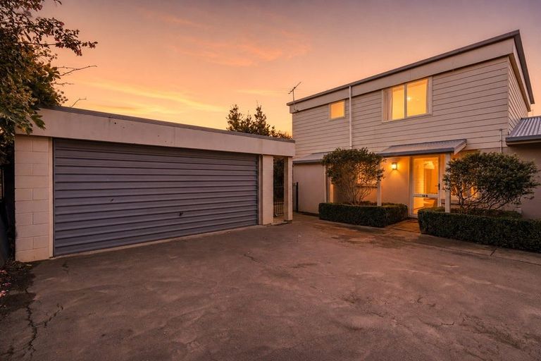 Photo of property in 2/64a Toorak Avenue, Avonhead, Christchurch, 8042