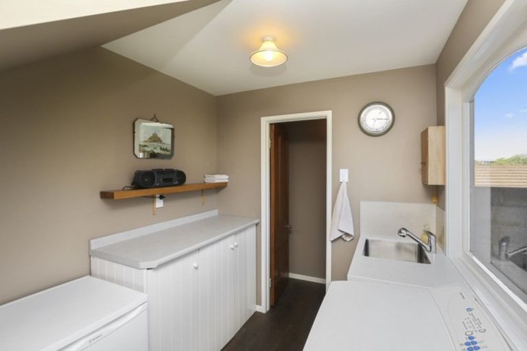 Photo of property in 162a Mangorei Road, Merrilands, New Plymouth, 4312