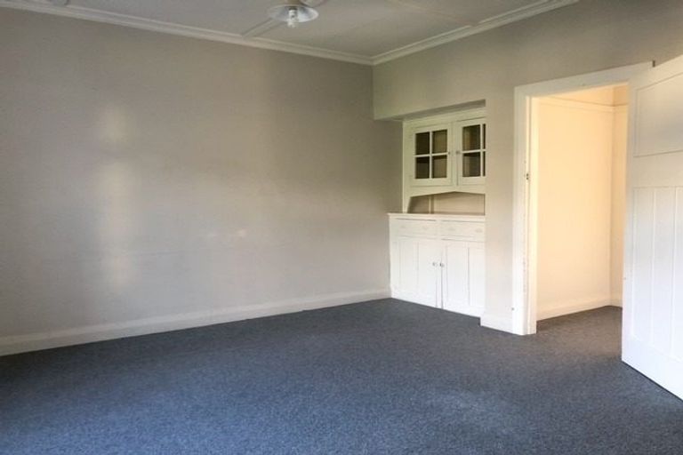 Photo of property in 83 Cambridge Terrace, Waterloo, Lower Hutt, 5011