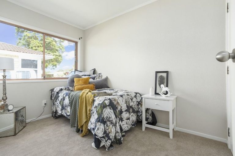 Photo of property in 1/21 Wanaka Place, Pakuranga Heights, Auckland, 2010