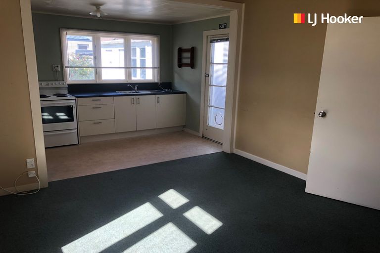Photo of property in 57 Royal Crescent, Saint Kilda, Dunedin, 9012