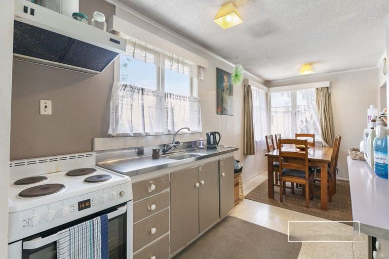 Photo of property in 72 Friedlanders Road, Manurewa, Auckland, 2102