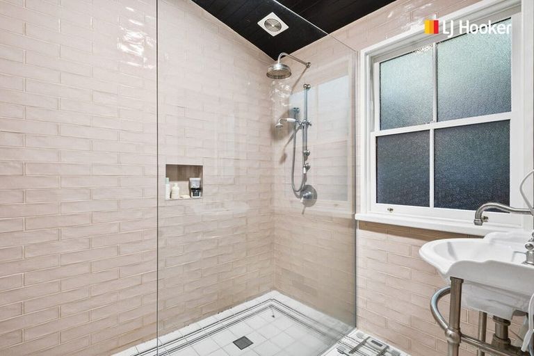 Photo of property in 5 Macandrew Road, Careys Bay, Port Chalmers, 9023