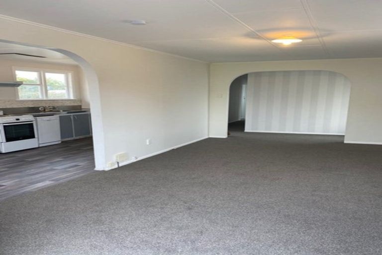 Photo of property in 12 Mosston Road, Castlecliff, Whanganui, 4501