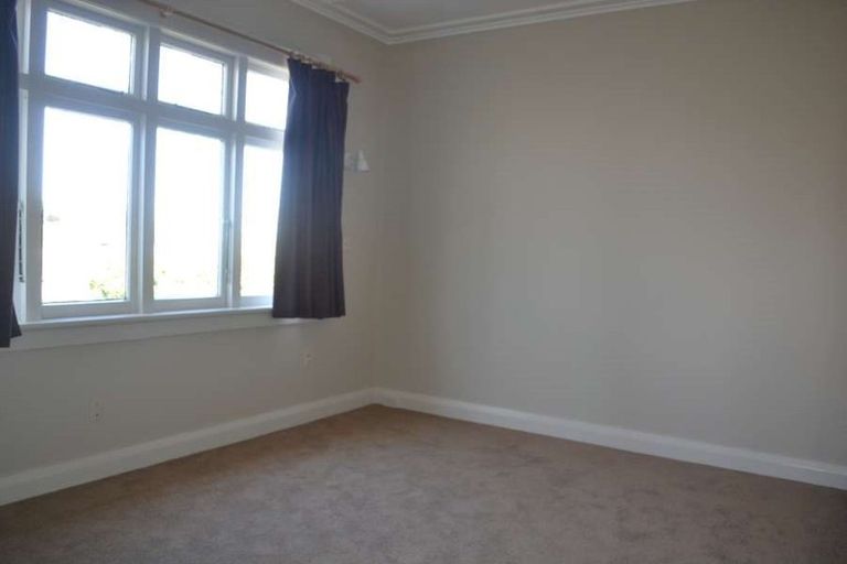 Photo of property in 130 Pioneer Road, Moturoa, New Plymouth, 4310