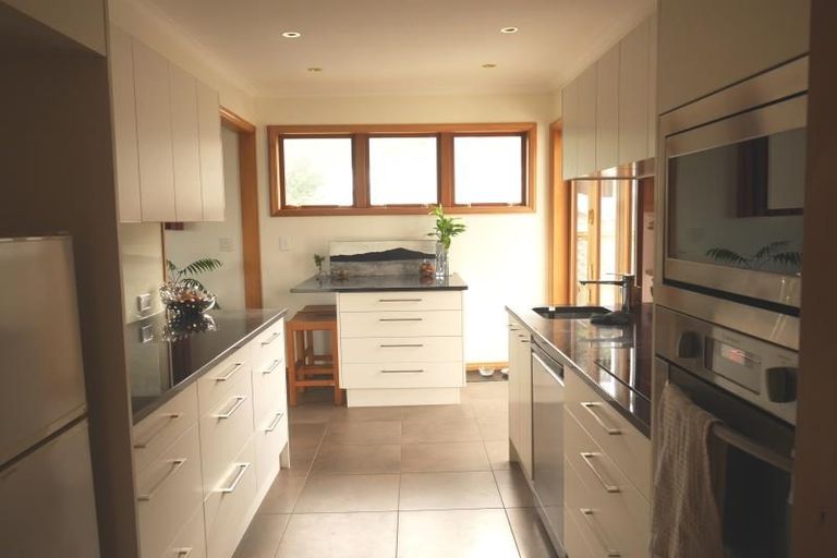 Photo of property in 45 Maungaraki Road, Korokoro, Lower Hutt, 5012