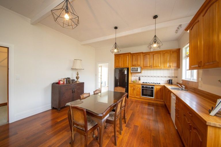 Photo of property in 15 Wellington Street, Feilding, 4702