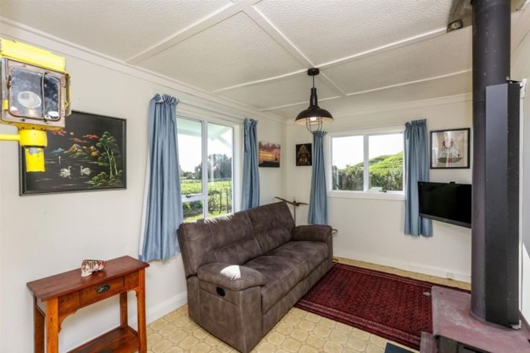 Photo of property in 6394 South Road, Pungarehu, Opunake, 4685