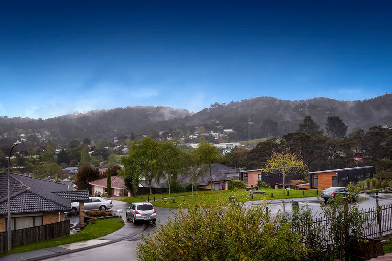 Photo of property in 1 Shah Place, Glen Eden, Auckland, 0602