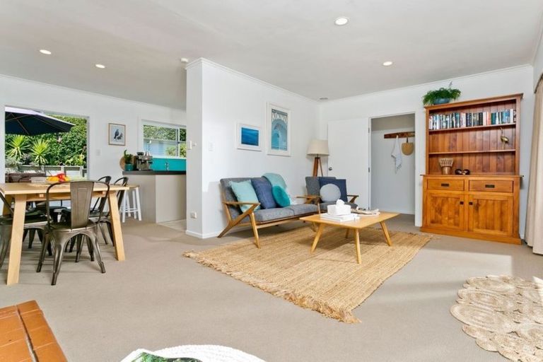 Photo of property in 1/40 Hart Road, Hauraki, Auckland, 0622