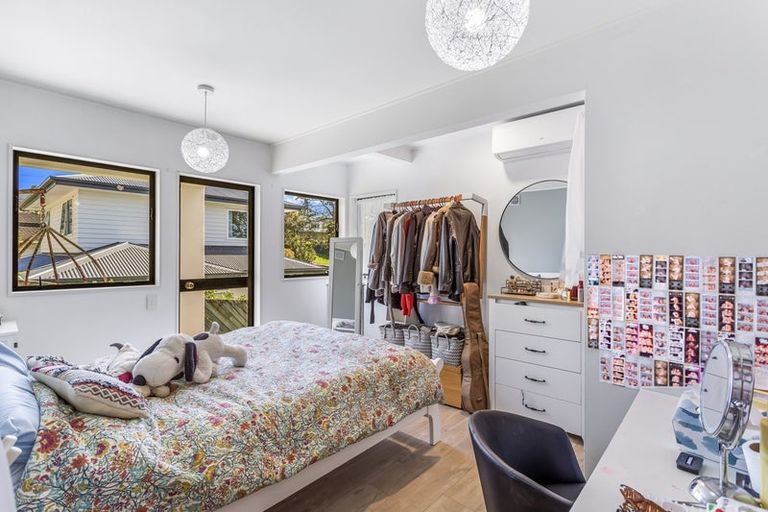 Photo of property in 1/13 Mizpah Road, Waiake, Auckland, 0630