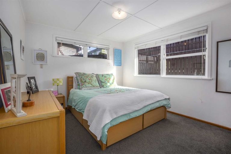 Photo of property in 31 Beazley Avenue, Paparangi, Wellington, 6037