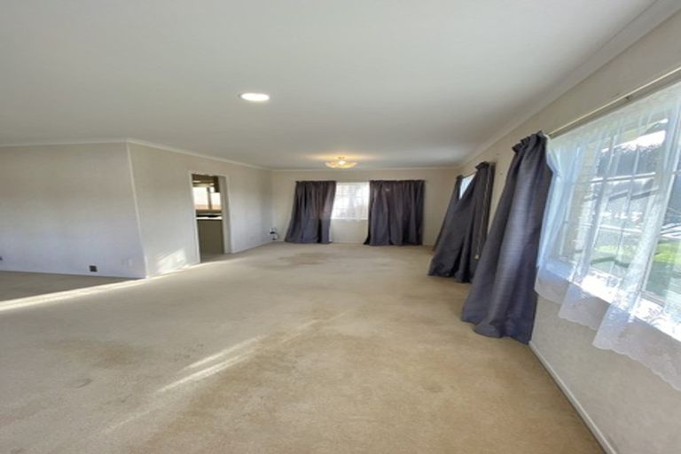 Photo of property in 52 Delmont Close, East Tamaki Heights, Auckland, 2016