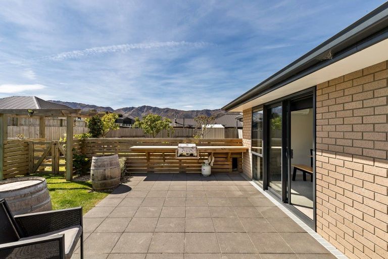 Photo of property in 33 Timsfield Drive, Lake Hawea, Wanaka, 9382