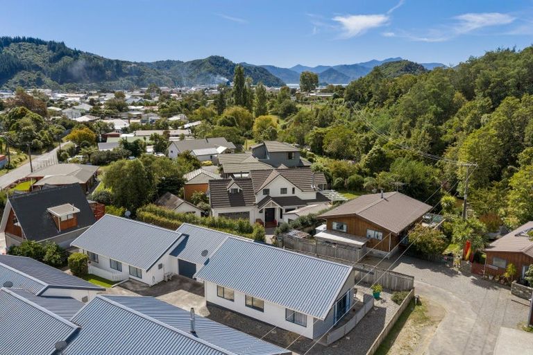 Photo of property in 3a Heather Place, Picton, 7220