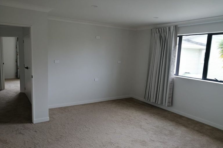 Photo of property in 89 Rosedale Road, Pinehill, Auckland, 0632