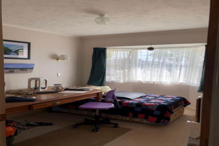 Photo of property in 572 Queen Street East, Levin, 5510