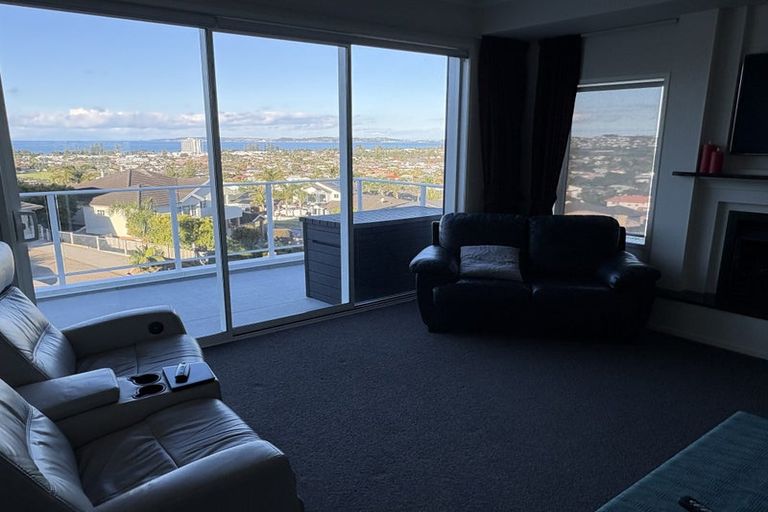 Photo of property in 7 Dorchester Place, Orewa, 0931