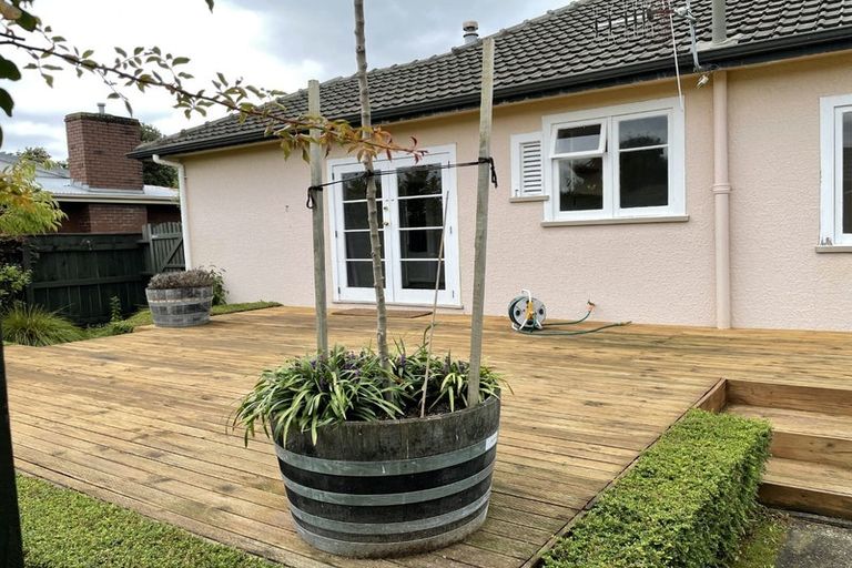 Photo of property in 11 College Street, Awapuni, Palmerston North, 4412