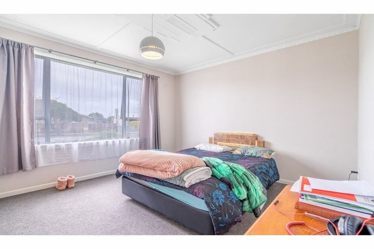 Photo of property in 235 Princes Street, Strathern, Invercargill, 9812