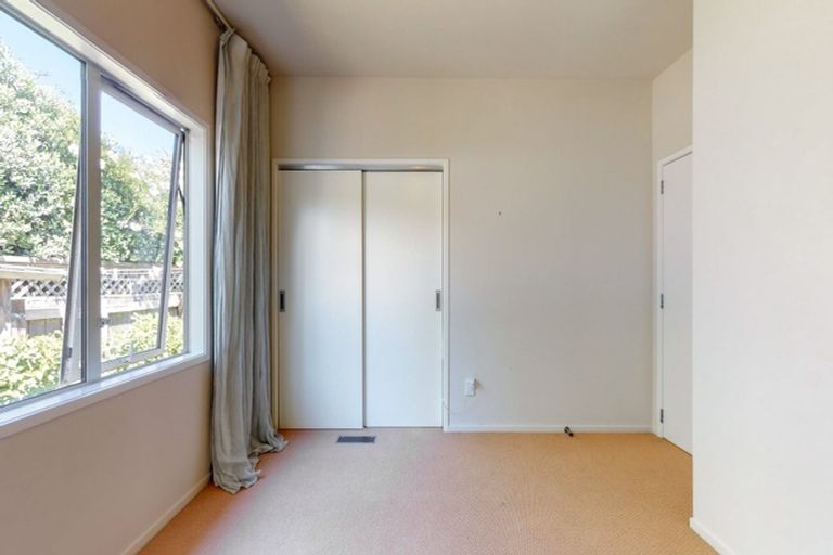 Photo of property in 143 Derwent Street, Island Bay, Wellington, 6023