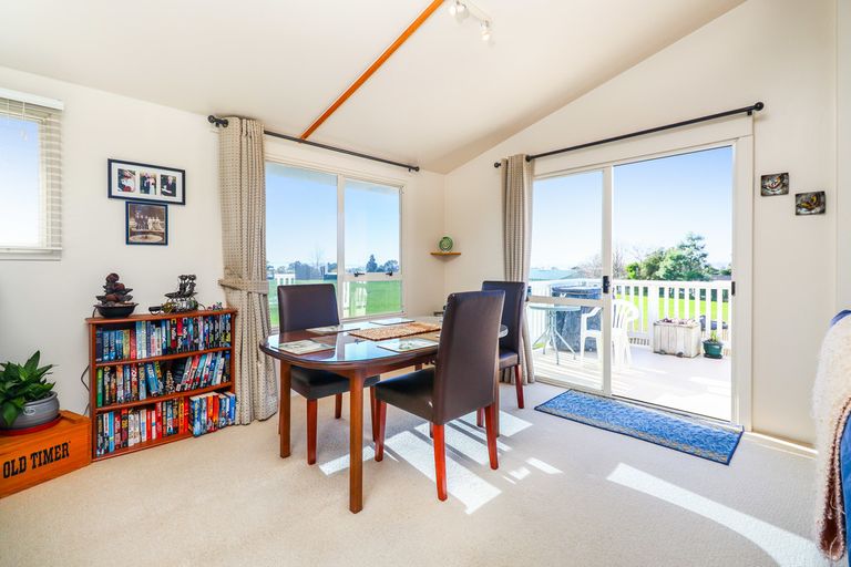 Photo of property in 80h Tirimoana Road, Te Atatu South, Auckland, 0602