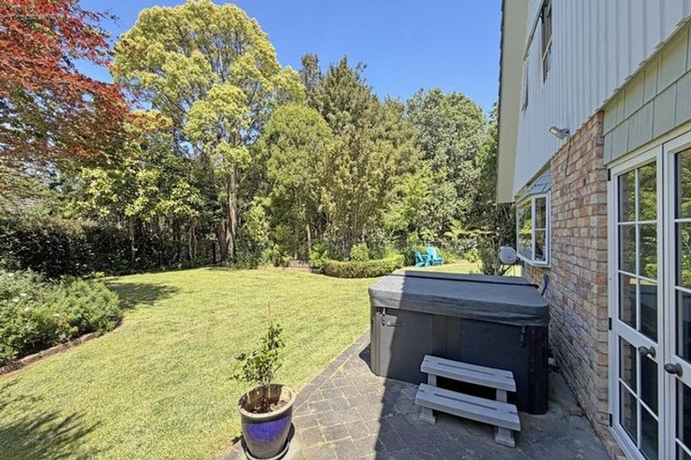 Photo of property in 35 Ravenstone Place, Chatswood, Auckland, 0626