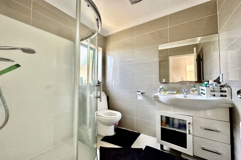 Photo of property in 37 Alabaster Drive, Papatoetoe, Auckland, 2025